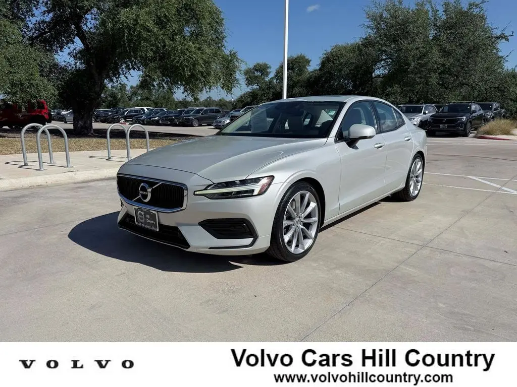2020 Volvo S60 T5 Momentum