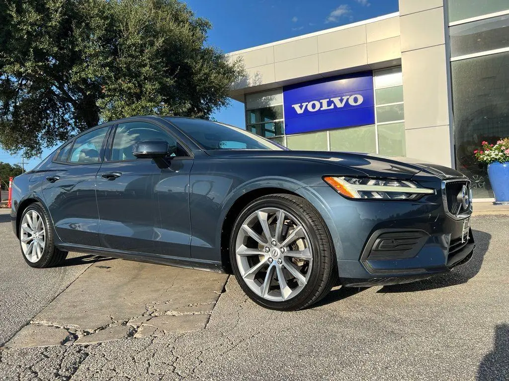2019 Volvo S60 T5 Momentum