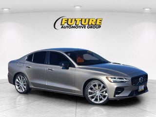 2021 Volvo S60 T5 Momentum