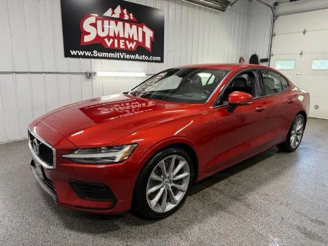 2020 Volvo S60 T6 Momentum