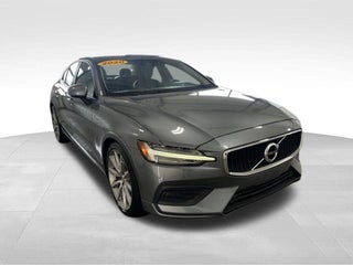 2020 Volvo S60 T6 Momentum