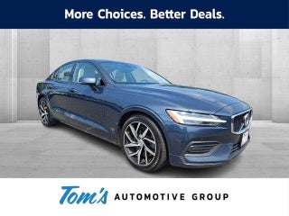 2020 Volvo S60 T6 Momentum