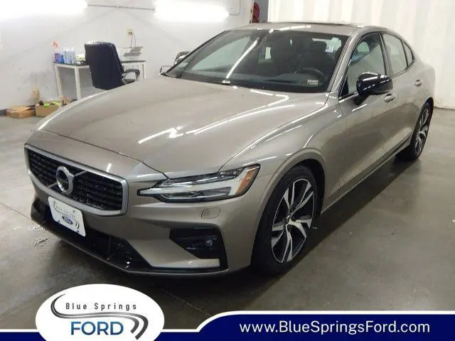 2019 Volvo S60 T6 R-Design