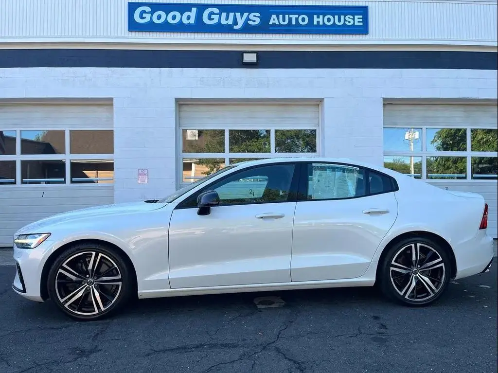 2019 Volvo S60 T6 R-Design