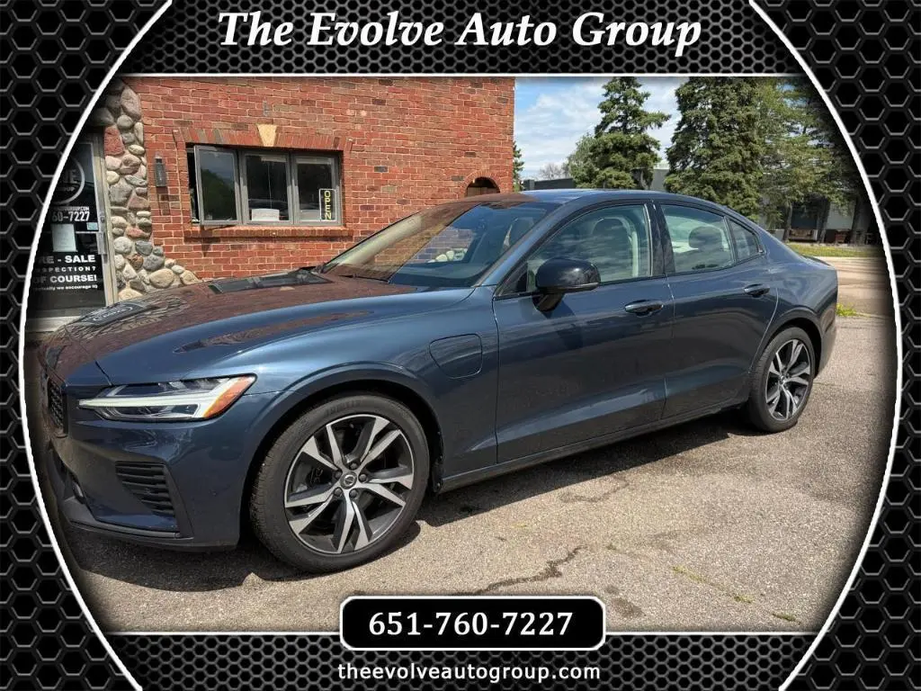 2021 Volvo S60 T8 R-Design Expression