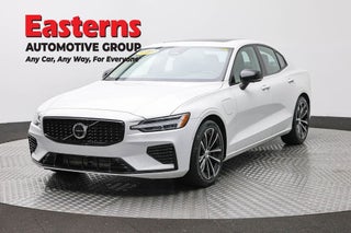 2023 Volvo S60 T8 Plus Dark Theme