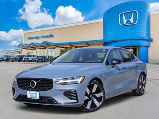 2023 Volvo S60 T8 Plus Dark Theme