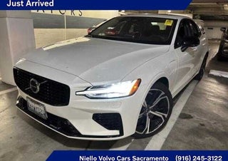 2023 Volvo S60 T8 Plus Dark Theme