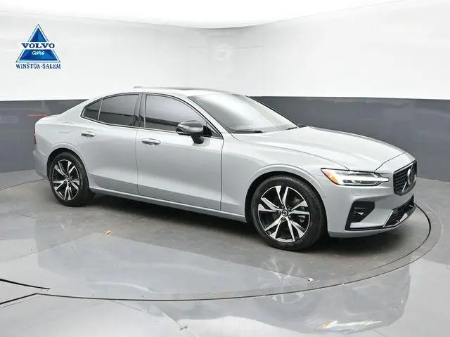 2025 Volvo S60 B5 Plus