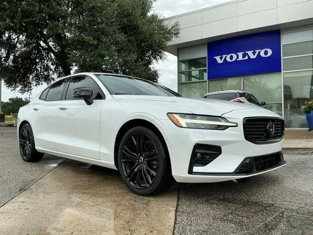 2024 Volvo S60 B5 Plus Black Edition