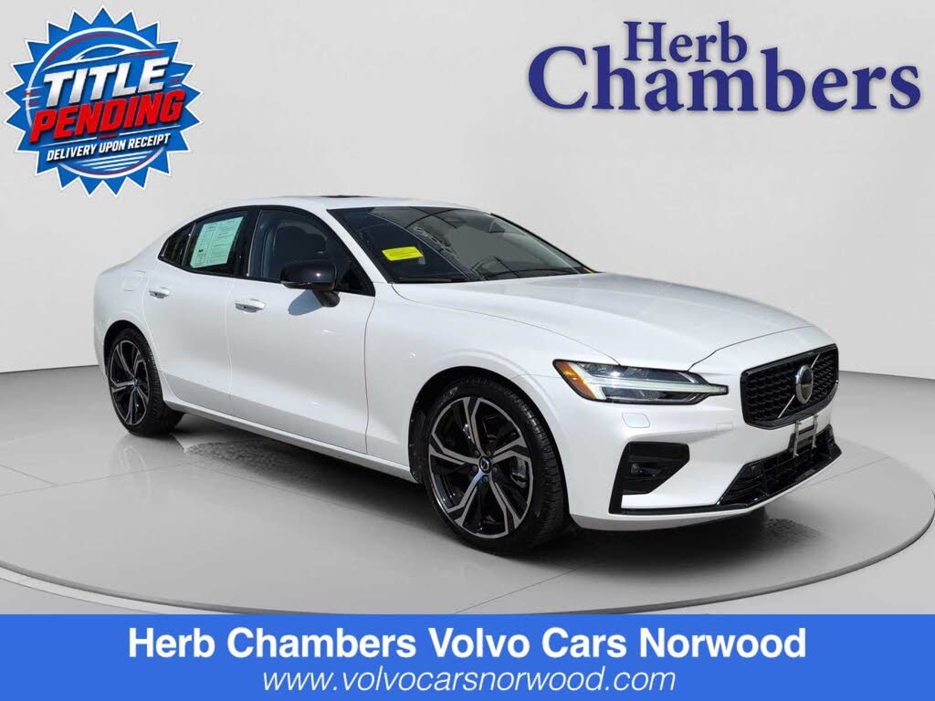 2024 Volvo S60 B5 Core Dark Theme