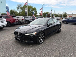 2024 Volvo S60 B5 Core Dark Theme