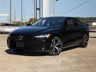 2024 Volvo S60 B5 Core Dark Theme