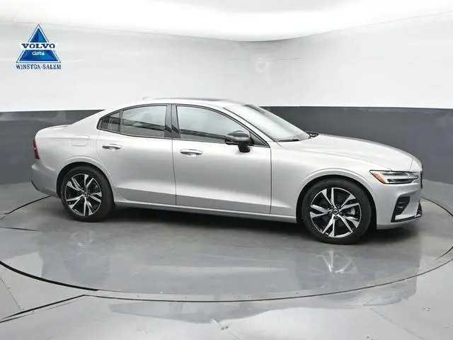 2024 Volvo S60 B5 Core Dark Theme