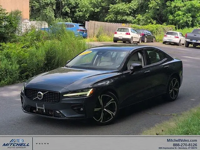2024 Volvo S60 B5 Core Dark Theme