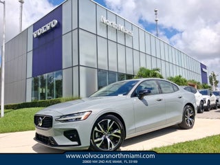 2024 Volvo S60 B5 Core Dark Theme