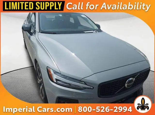 2024 Volvo S60 B5 Core Dark Theme