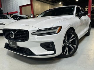 2024 Volvo S60 B5 Core Dark Theme