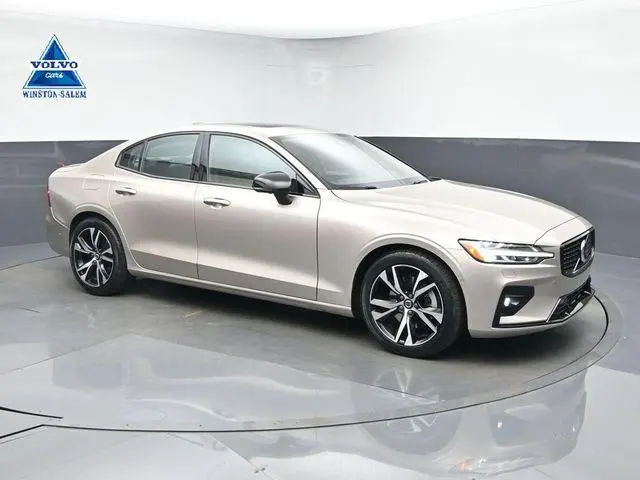 2024 Volvo S60 B5 Plus Dark Theme