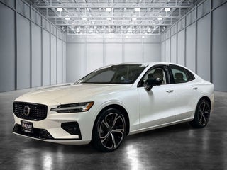 2024 Volvo S60 B5 Plus Dark Theme