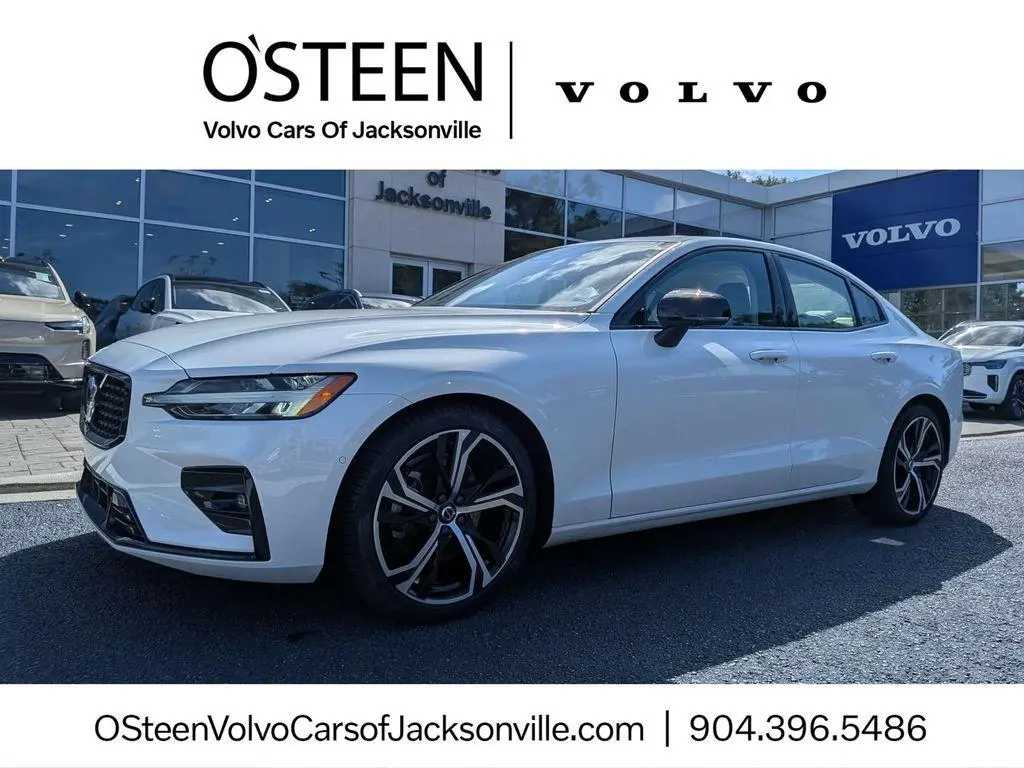 2024 Volvo S60 B5 Plus Dark Theme