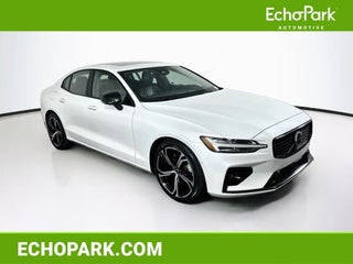 2024 Volvo S60 B5 Plus Dark Theme