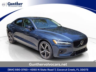 2024 Volvo S60 B5 Plus Dark Theme