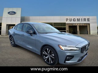 2024 Volvo S60 B5 Plus Dark Theme