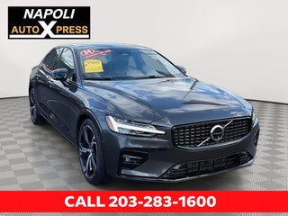 2024 Volvo S60 B5 Plus Dark Theme