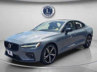 2023 Volvo S60 B5 Core Dark Theme