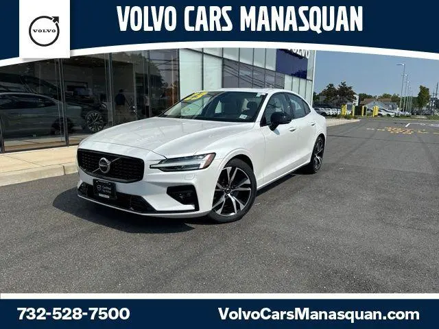 2023 Volvo S60 B5 Core Dark Theme