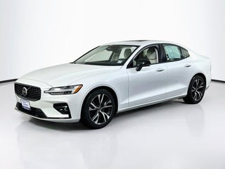 2023 Volvo S60 B5 Core Dark Theme