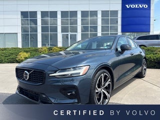 2023 Volvo S60 B5 Plus Dark Theme