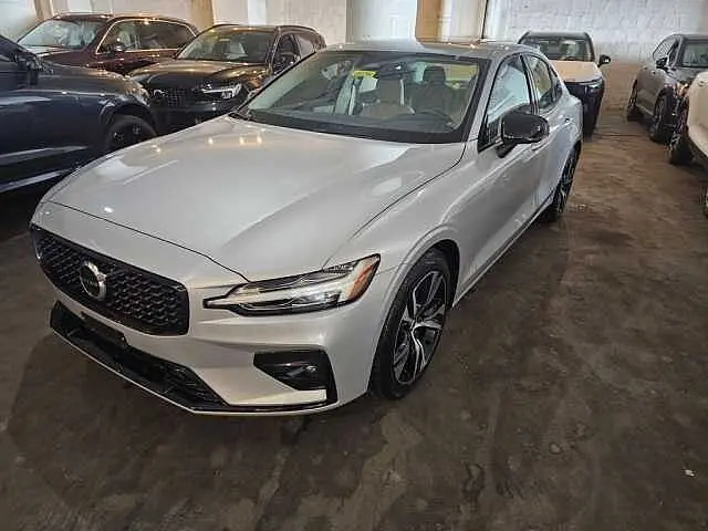 2025 Volvo S60 B5 Plus