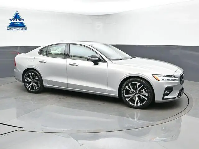 2025 Volvo S60 B5 Plus