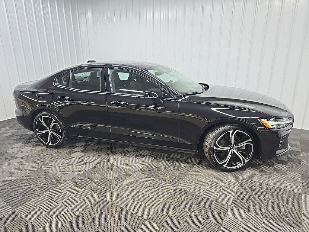 2025 Volvo S60 B5 Plus