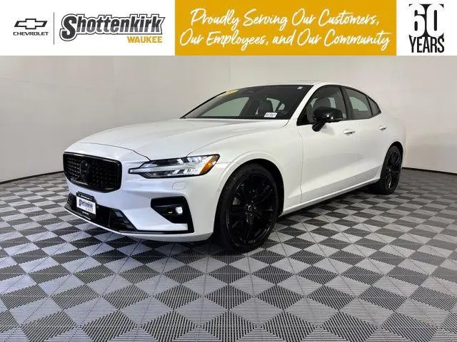 2024 Volvo S60 B5 Plus Black Edition