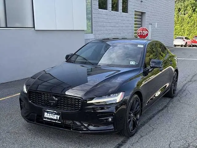 2024 Volvo S60 B5 Plus Black Edition