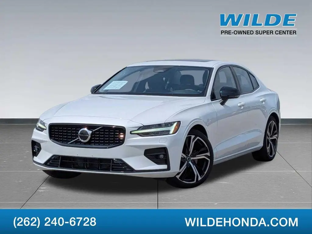 2024 Volvo S60 B5 Core Dark Theme