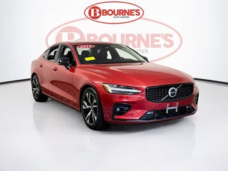 2024 Volvo S60 B5 Core Dark Theme