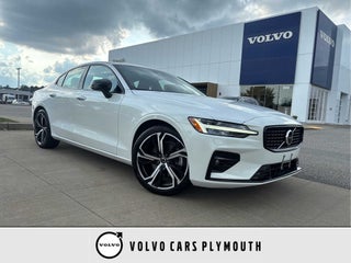 2024 Volvo S60 B5 Core Dark Theme
