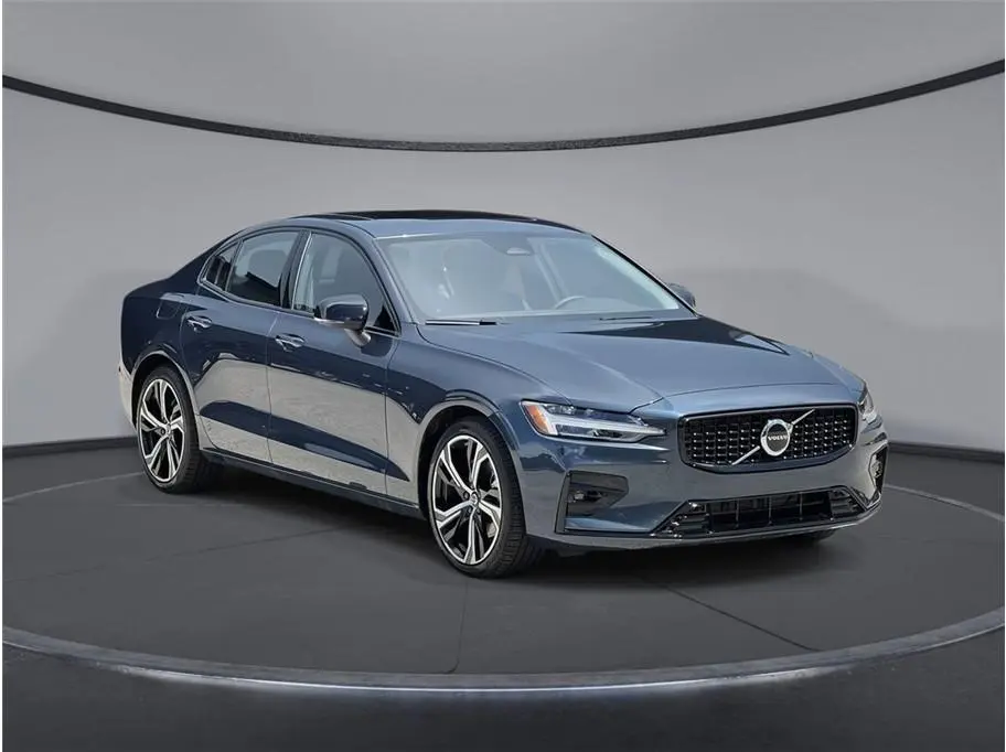 2024 Volvo S60 B5 Core Dark Theme