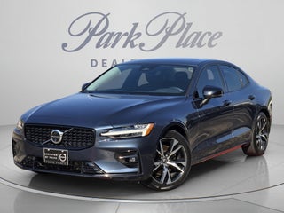 2024 Volvo S60 B5 Plus Dark Theme