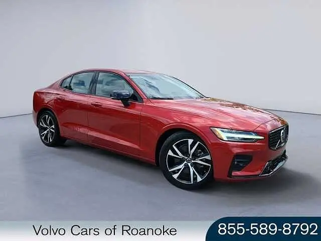 2024 Volvo S60 B5 Plus Dark Theme