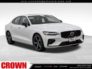 2024 Volvo S60 B5 Plus Dark Theme