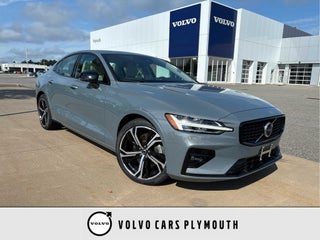2024 Volvo S60 B5 Plus Dark Theme