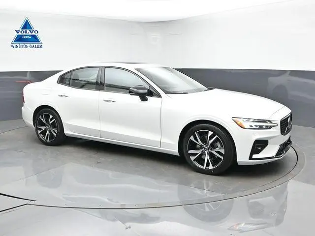 2023 Volvo S60 B5 Core Dark Theme