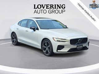 2023 Volvo S60 B5 Plus Dark Theme