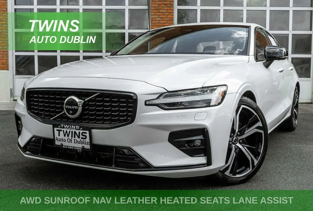 2023 Volvo S60 B5 Plus Dark Theme