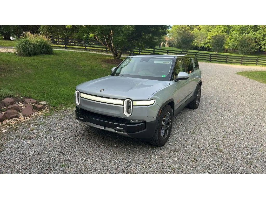 2023 Rivian R1S Adventure